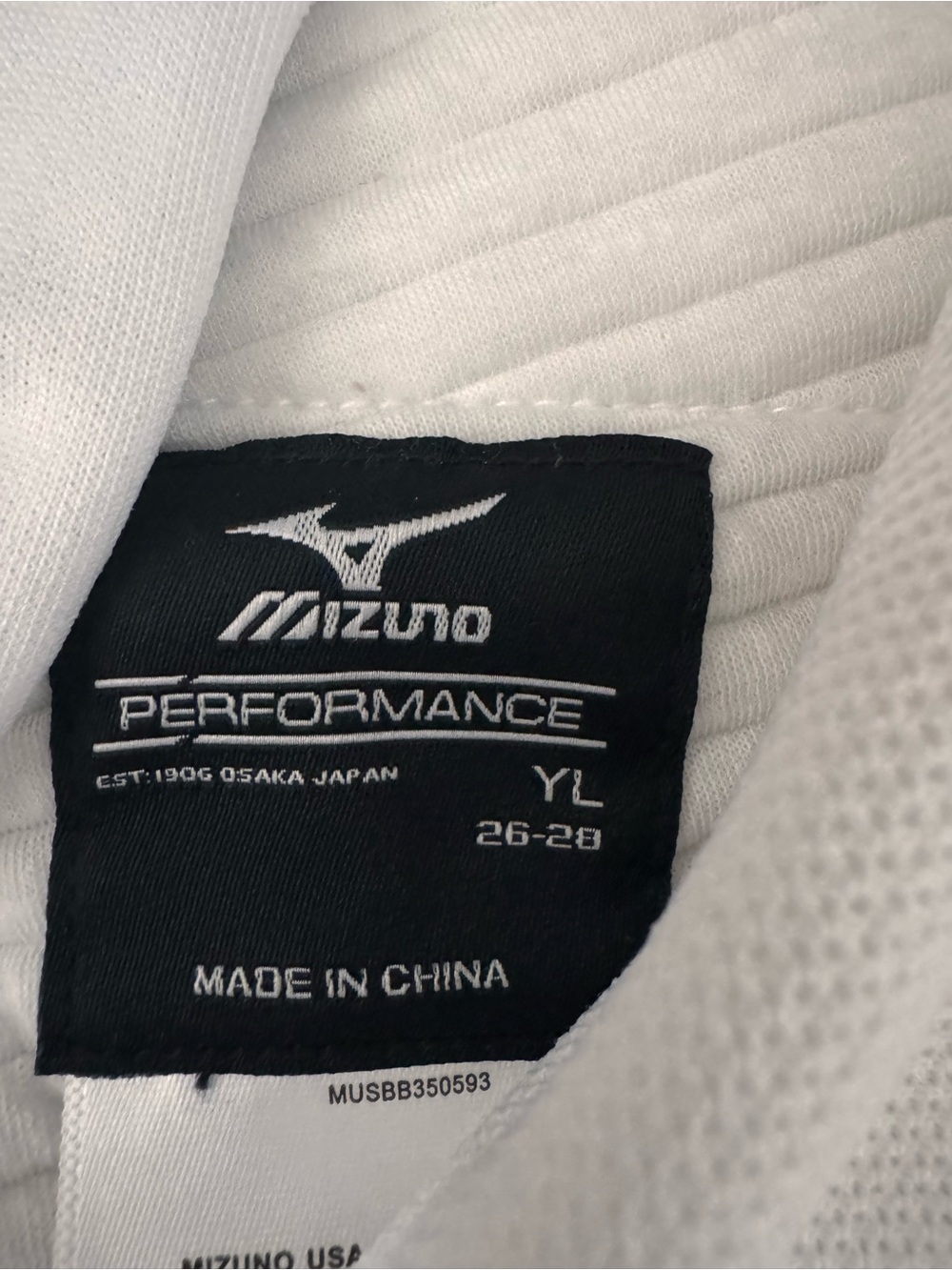 Mizuno White Performance Athletic Top with Black Logo Tag